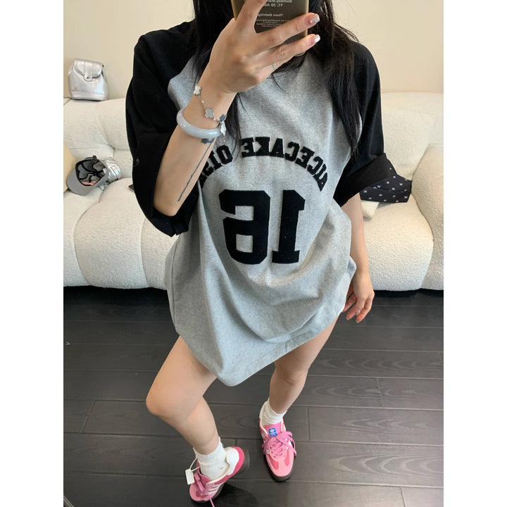 Raglan Sleeve Contrast Embroidery T-Shirt