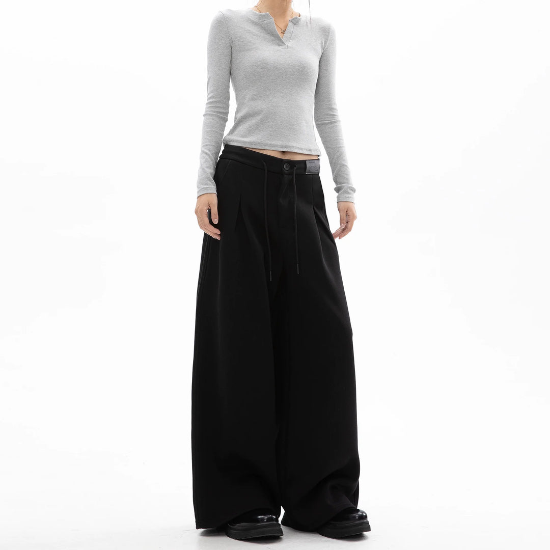 Wide-Leg Straight Pleated Pants