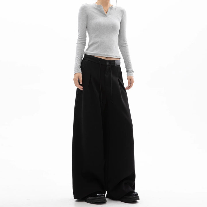 Wide-Leg Straight Pleated Pants