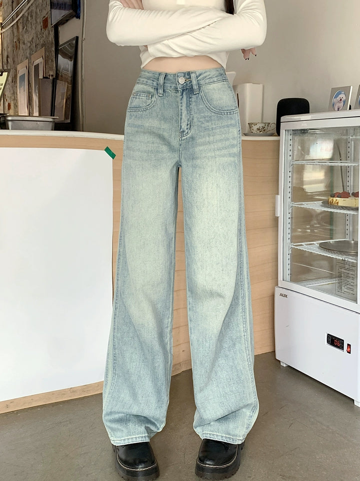 Relaxed Fit Wide-Leg Jeans